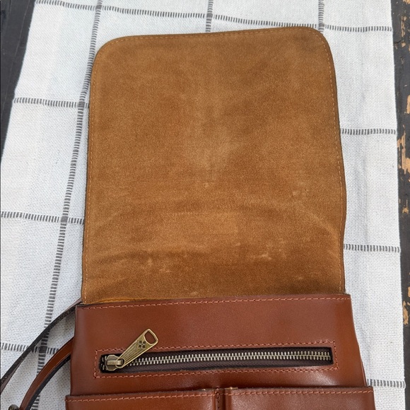 Patricia Nash Brown 100% Leather Crossbody Bag Flap Saddle Purse. EUC - Picture 3 of 11